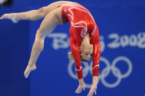 华体会hth最新登录地址-体育场馆维护人员培训提升场地保养水平，体育场馆维修养护内容