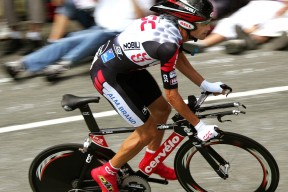 华体会体育入口-主办方推出赛事周边文创产品受年轻观众欢迎，文创周边怎么做