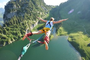 华体会体育官网-再见！国安后防铁闸提前告别中超，赛季末恐将离队，国安后防天团