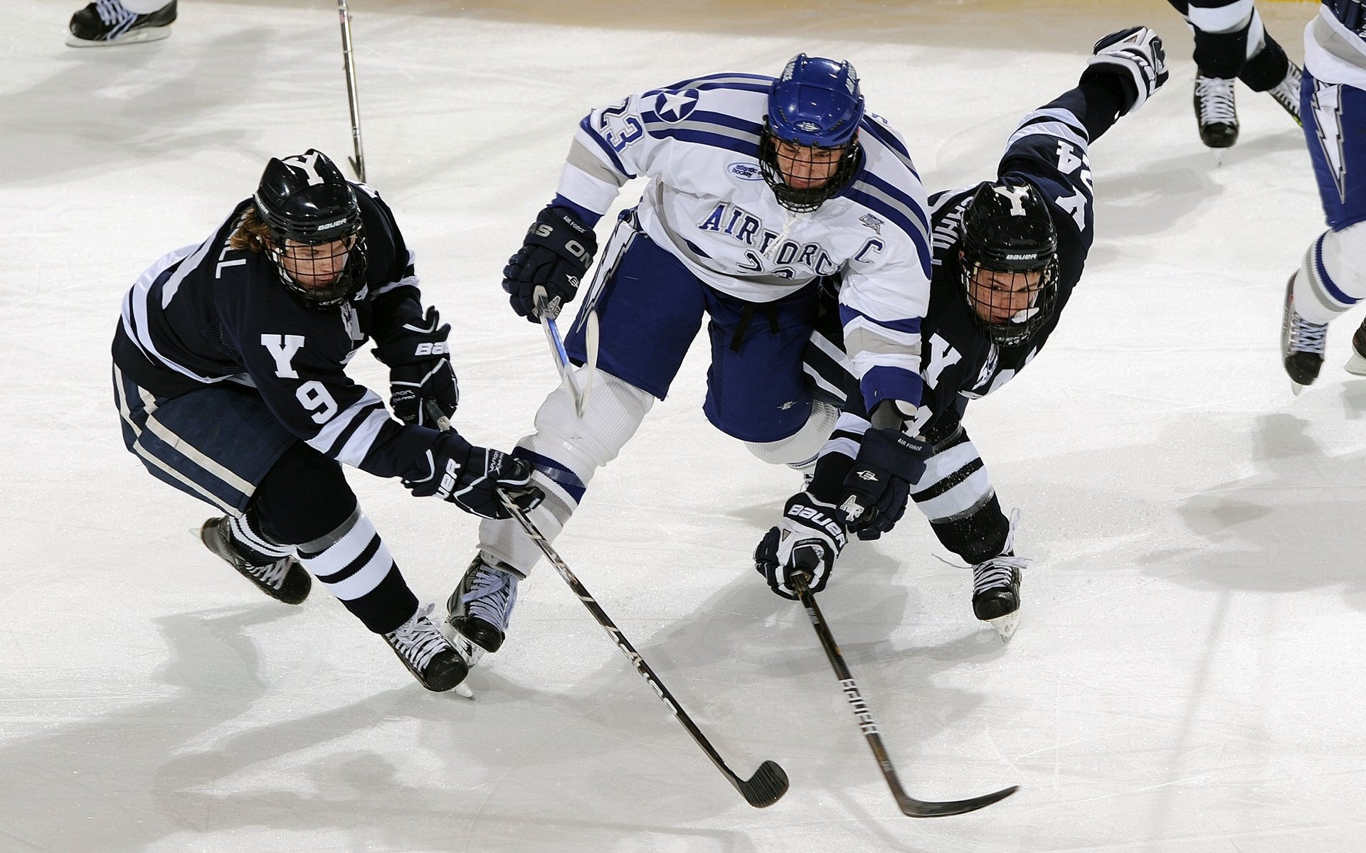 湖人队迎来关键比赛，目标季后赛，本赛季湖人队