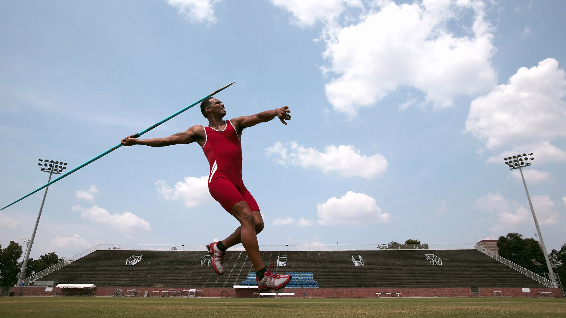 球员在中超赛场上展示出个人技术特点获得赞誉，在中超踢球的巨星